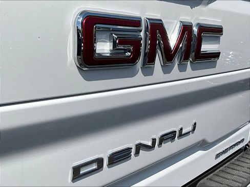 Used 2026 GMC Sierra 2500 Denali w/ Denali Reserve Package AWD/4WD image 25