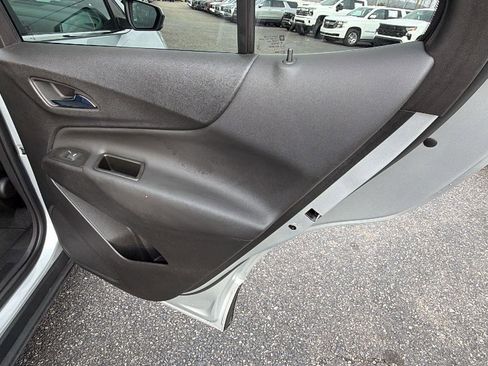 Used 2022 Chevrolet Equinox LT FWD image 17
