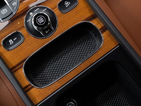 Certified 2022 Bentley Bentayga AWD/4WD image 34