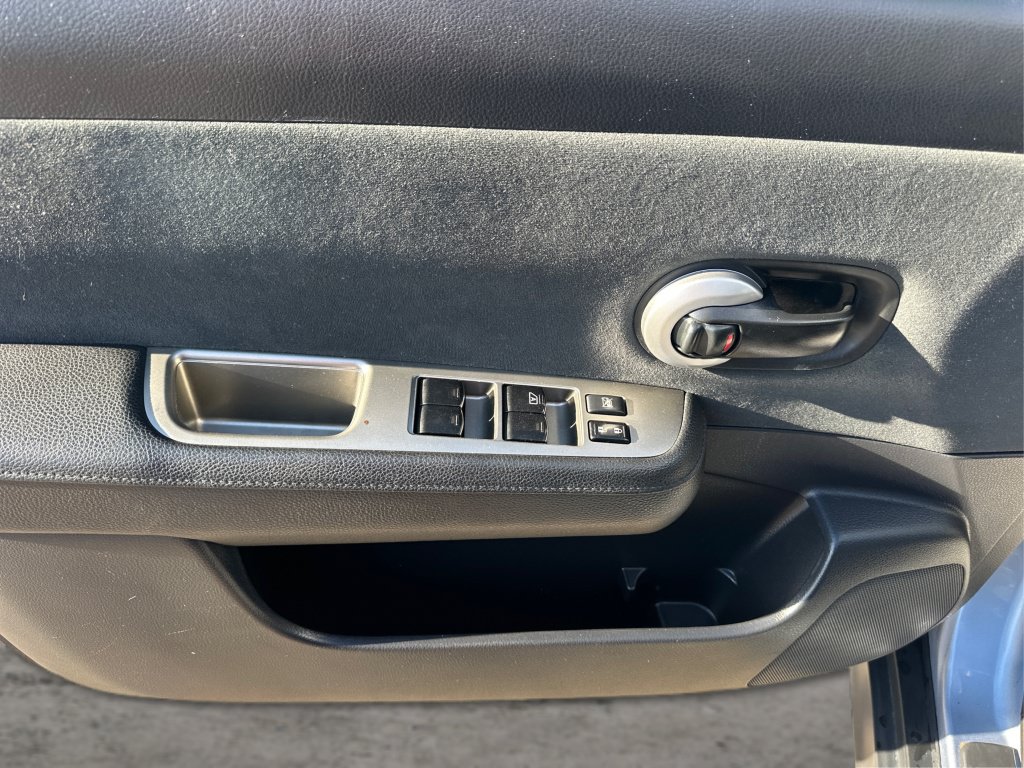 Used 2011 Nissan Versa 1.8 S w/ Plus Pkg FWD image 28