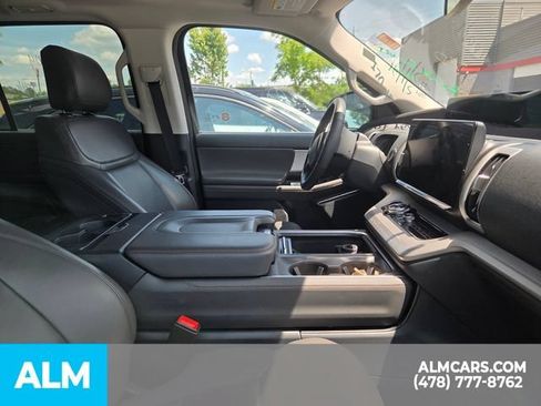 Used 2025 Ford Expedition Active AWD/4WD image 21
