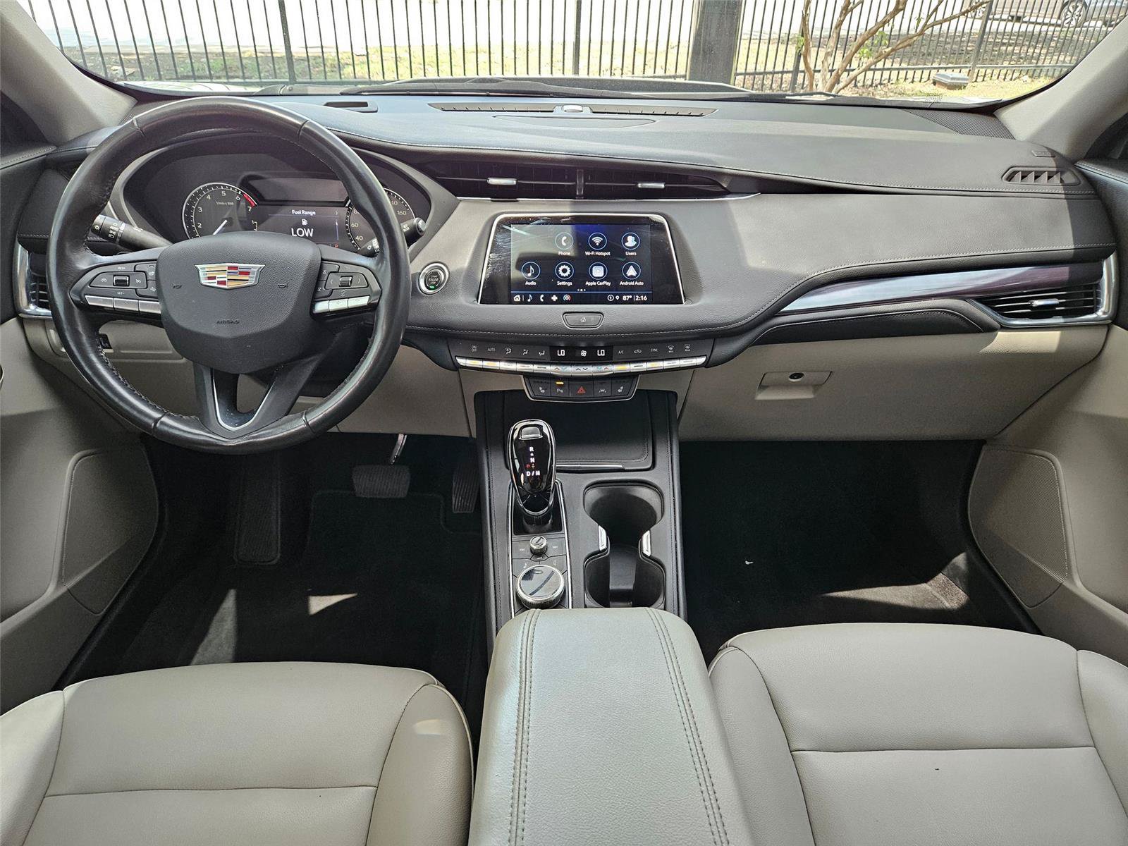 Used 2023 Cadillac XT4 Luxury w/ Cold Weather Package FWD image 11