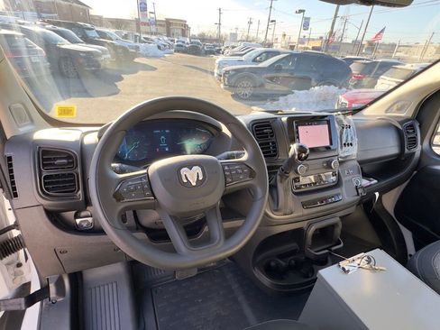 Used 2025 RAM ProMaster 1500 w/ Safety Group FWD image 17