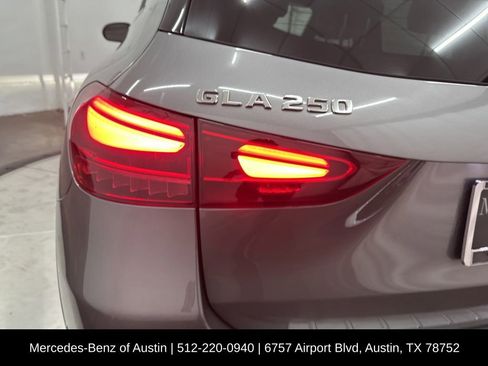 Certified 2025 Mercedes-Benz GLA 250 image 32