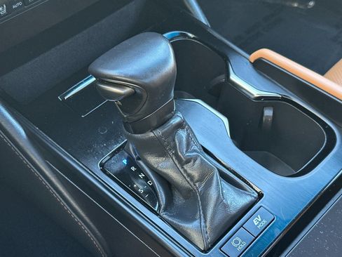 Used 2025 Lexus ES 300h w/ Premium Package image 22