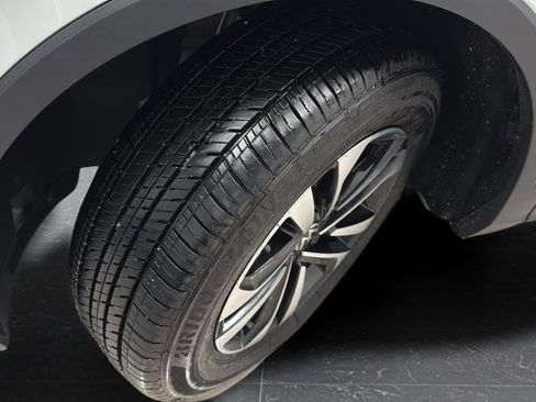 Used 2024 Volkswagen Tiguan S image 33