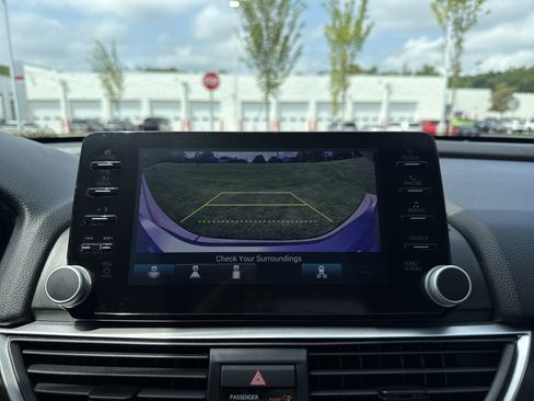 Used 2022 Honda Accord EX-L image 25