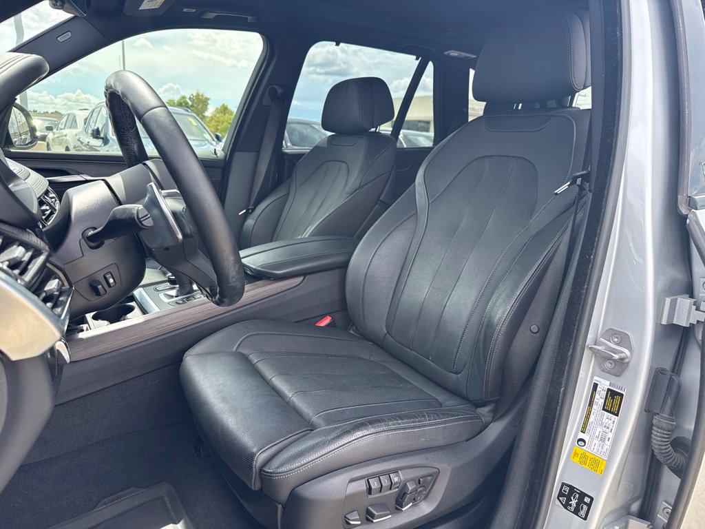 Used 2018 BMW X5 xDrive50i w/ M Sport Package AWD/4WD image 13