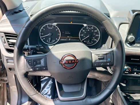 Used 2025 Nissan Rogue SV w/ Rock Creek Premium Package AWD/4WD image 17