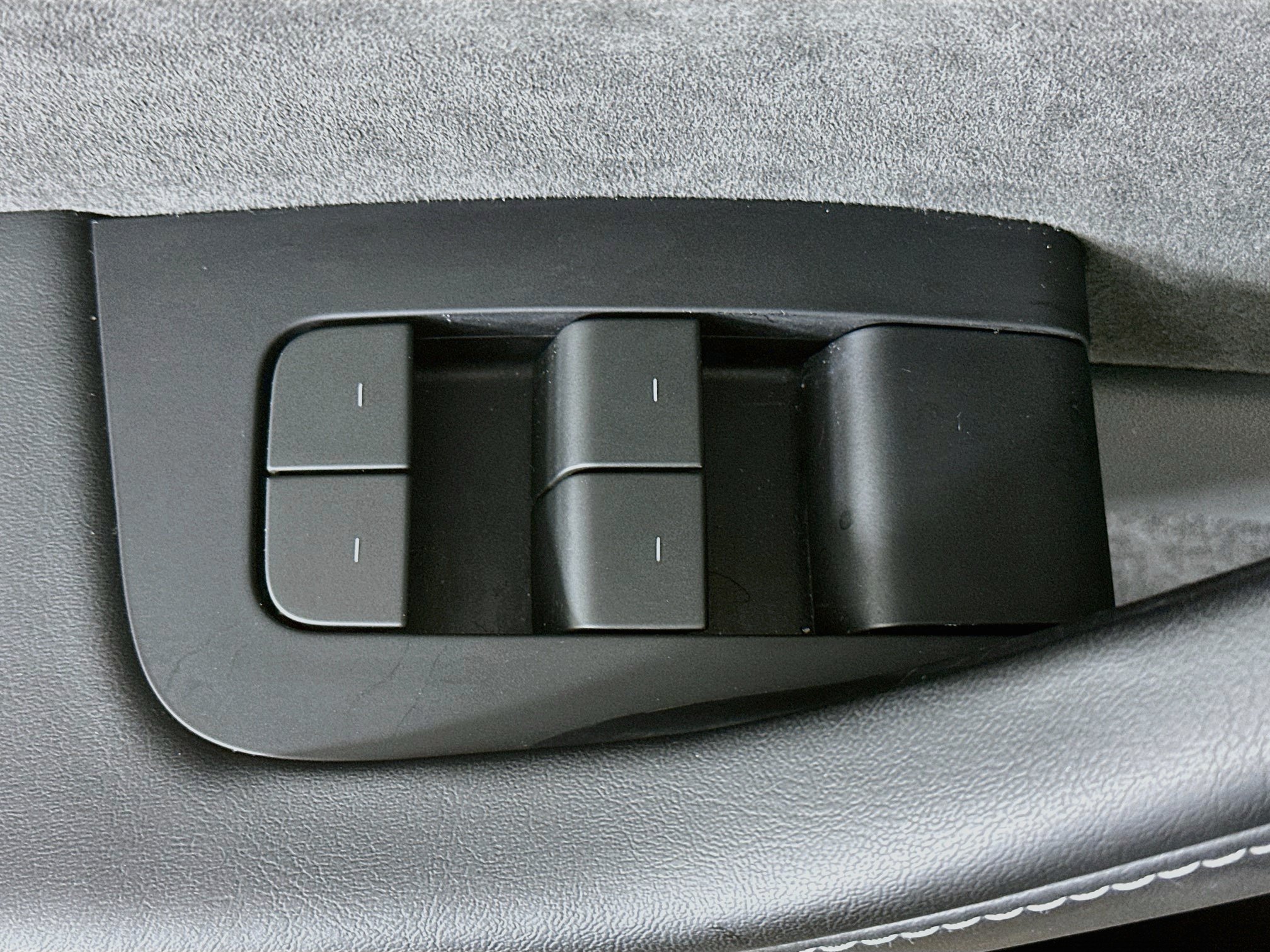 Used 2024 Tesla Model Y Long Range AWD/4WD image 15