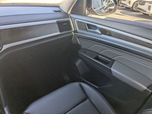 Used 2023 Volkswagen Atlas SE image 23