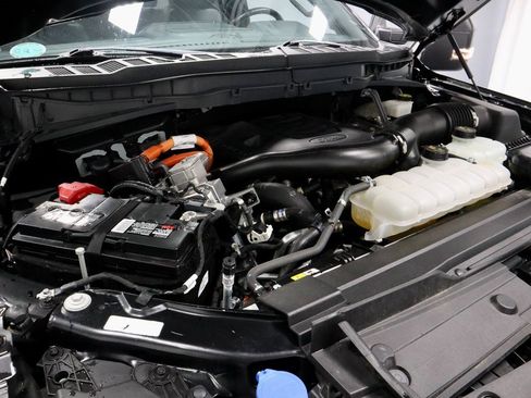 Certified 2022 Ford F150 XLT w/ Equipment Group 302A High image 15