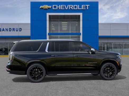New 2026 Chevrolet Suburban Premier AWD/4WD image 29