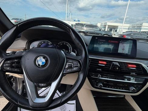 Used 2019 BMW 530i xDrive AWD/4WD image 14