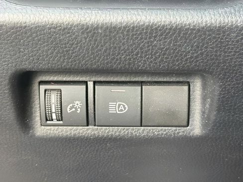 Used 2020 Toyota RAV4 LE FWD image 25