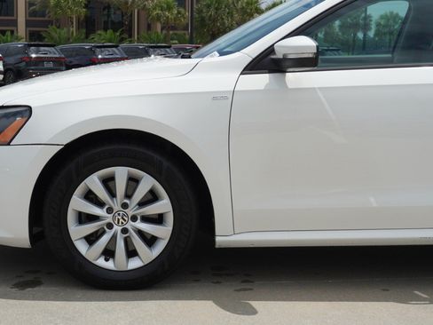 Used 2014 Volkswagen Passat 1.8T Wolfsburg Edition FWD image 10