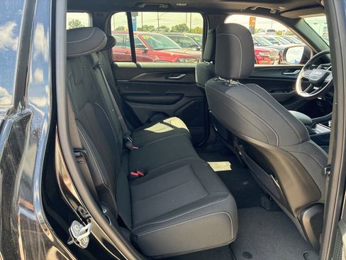 New 2025 Jeep Grand Cherokee Laredo X w/ Luxury Tech Group I image 28