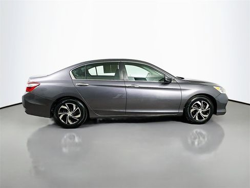 Used 2017 Honda Accord LX image 7
