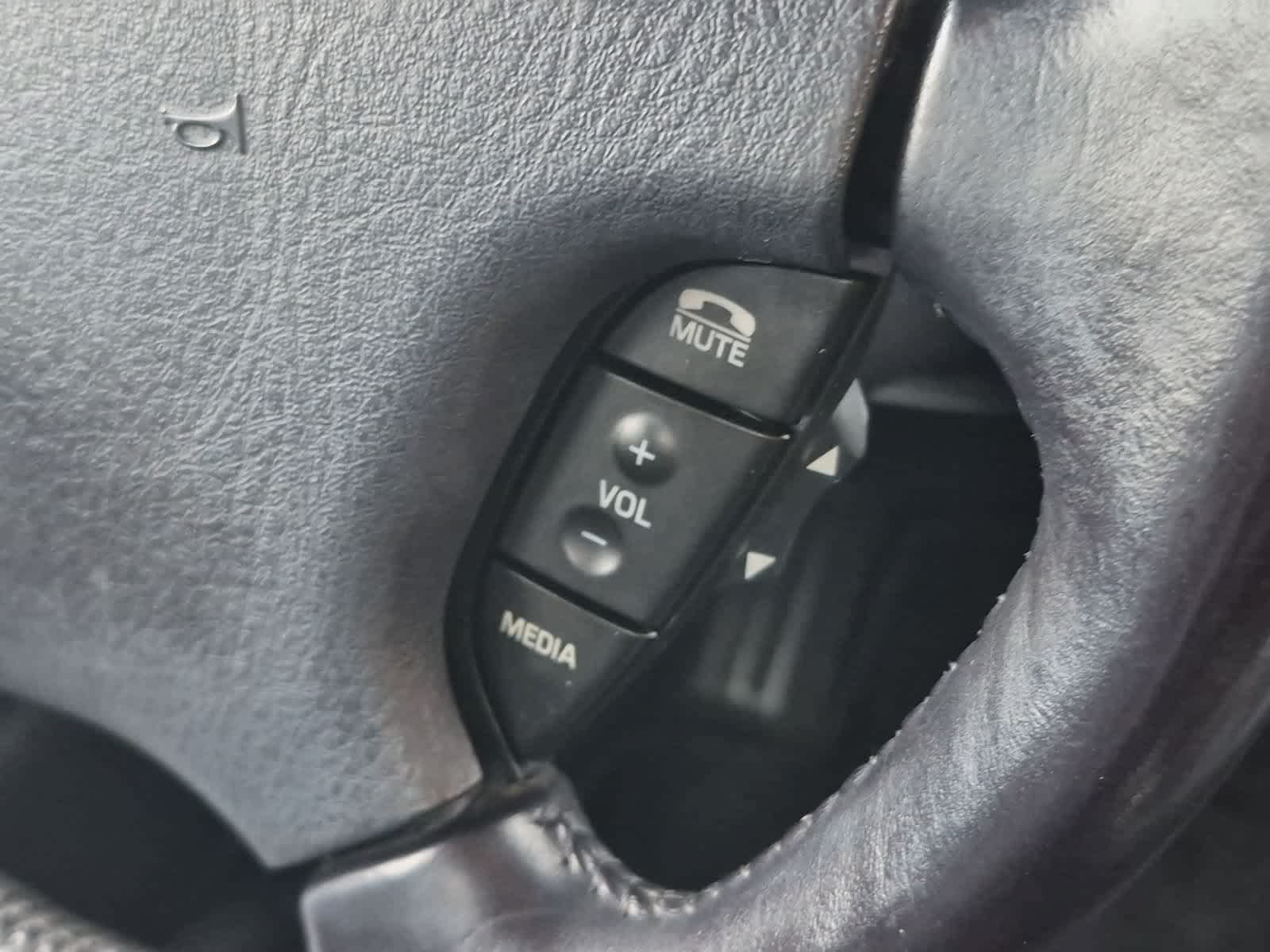 Used 2005 Ford Thunderbird RWD image 23