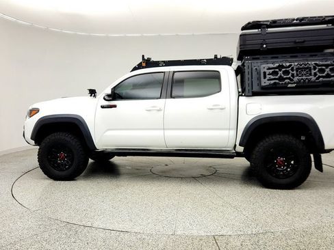 Used 2018 Toyota Tacoma TRD Pro AWD/4WD image 8