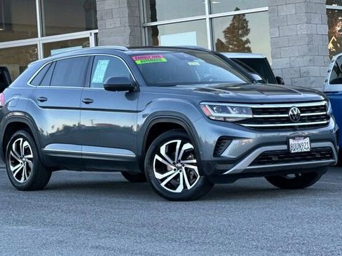 Used 2020 Volkswagen Atlas Cross Sport SEL Premium image 2