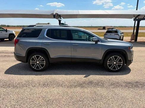 Used 2021 GMC Acadia SLT w/ Technology Package FWD image 4