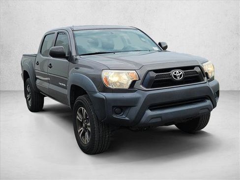 Used 2015 Toyota Tacoma PreRunner RWD image 3
