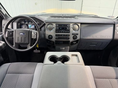 Used 2016 Ford F250 XLT w/ XLT Premium Package image 13