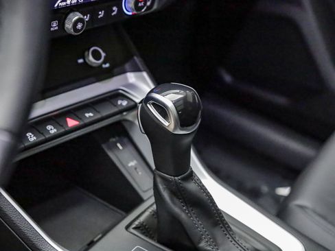 Used 2022 Audi Q3 2.0T Premium image 24