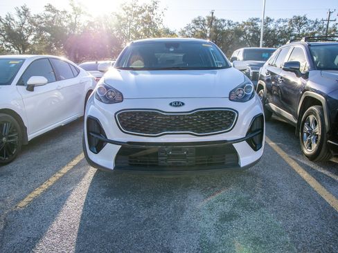 Used 2021 Kia Sportage LX image 4