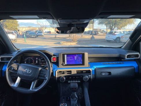 Used 2025 Toyota Tacoma TRD Off-Road image 33