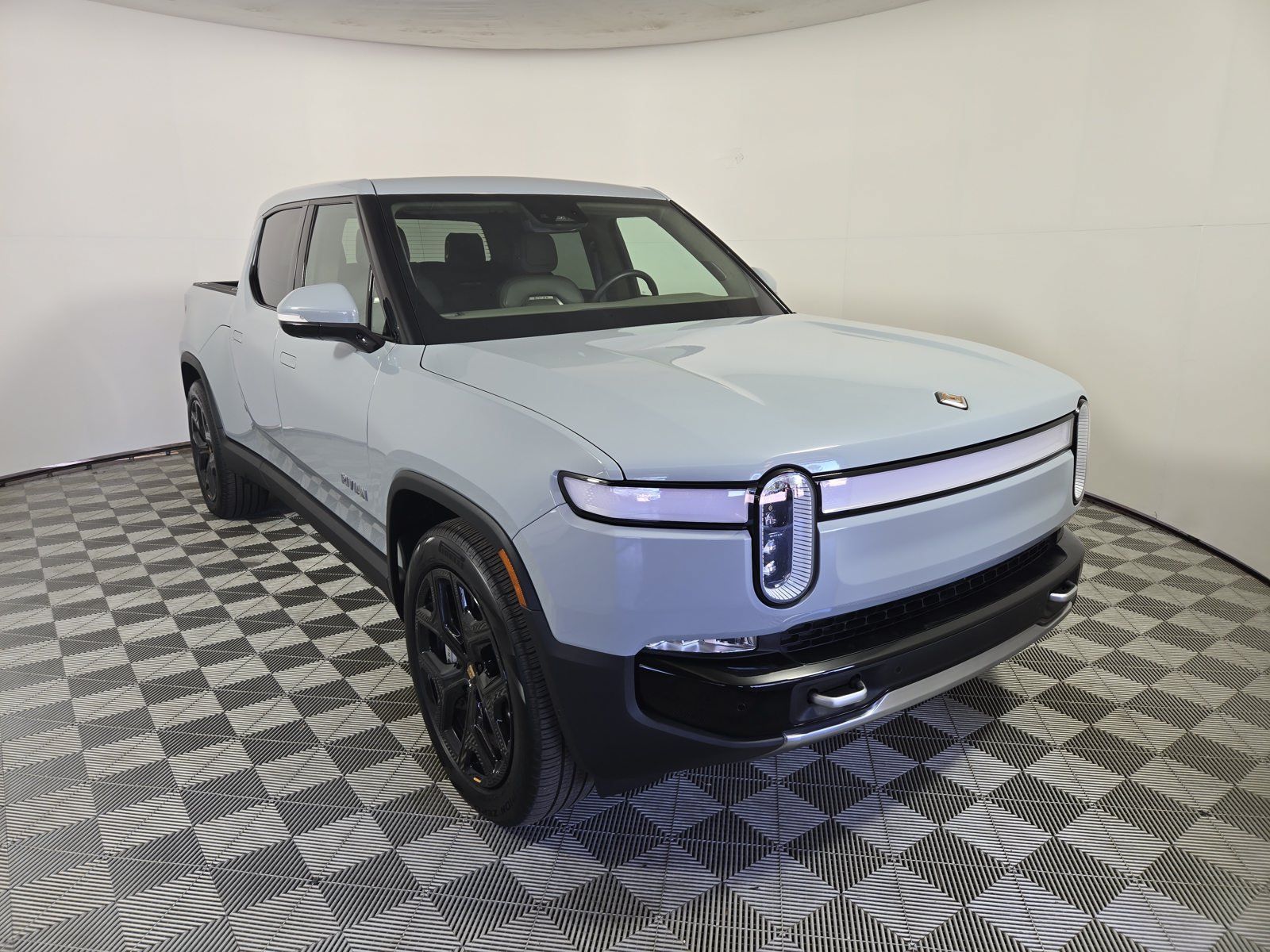 Used 2024 Rivian R1T Adventure Dual AWD/4WD image 7