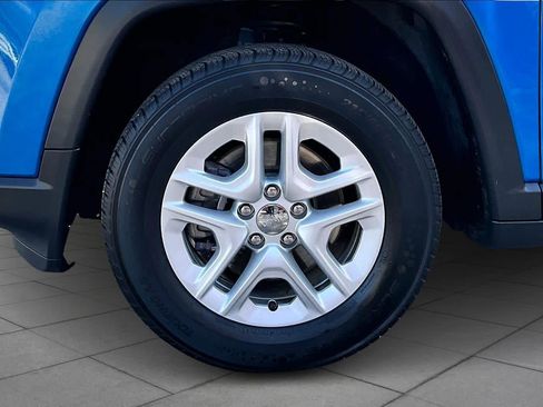 Used 2018 Jeep Compass Sport image 11