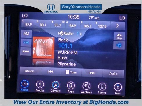 Used 2018 Chrysler Pacifica Limited image 17