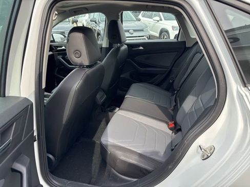 Used 2025 Volkswagen Jetta SEL image 18