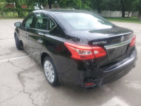 Used 2019 Nissan Sentra S image 4