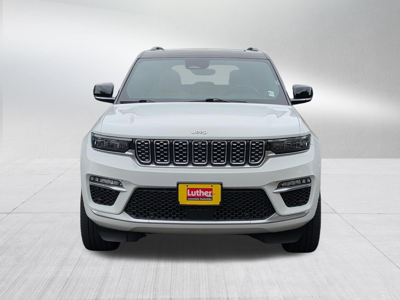 Used 2024 Jeep Grand Cherokee Summit AWD/4WD image 2