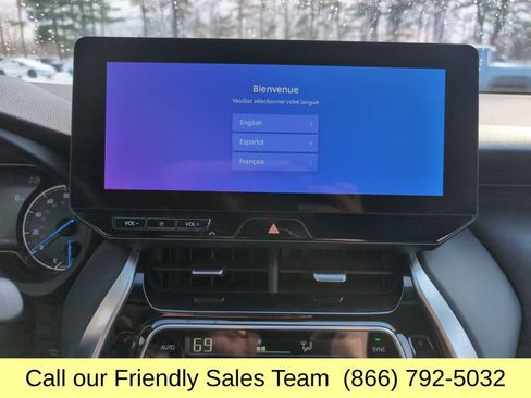 Used 2023 Toyota Venza Nightshade image 21