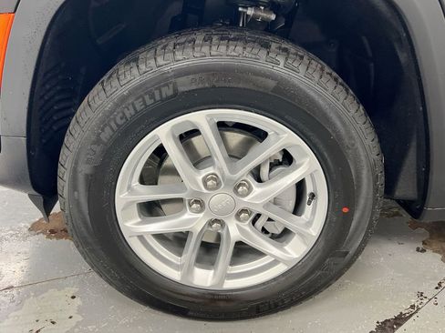 New 2025 Jeep Grand Cherokee Laredo X w/ Luxury Tech Group I image 26