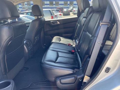 Used 2017 Nissan Pathfinder Platinum FWD image 20