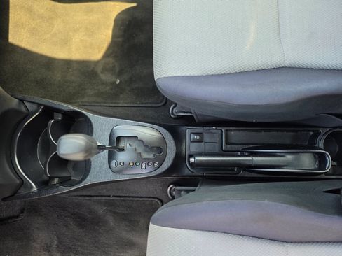 Used 2013 Toyota Yaris LE FWD image 18