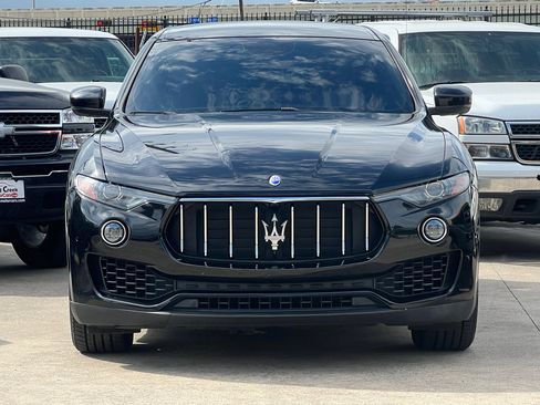 Used 2018 Maserati Levante image 43