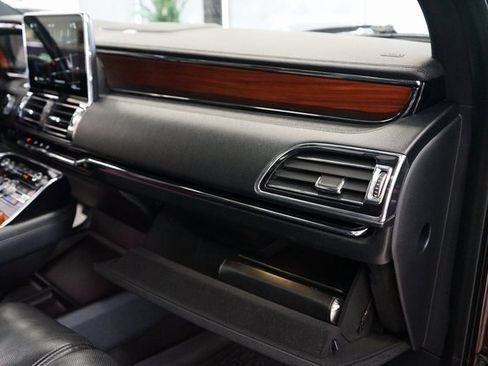 Used 2019 Lincoln Navigator Reserve image 56