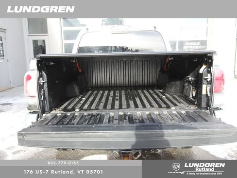 Used 2021 Toyota Tacoma TRD Off-Road image 34