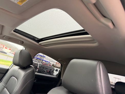 Used 2024 Honda Civic EX-L image 14