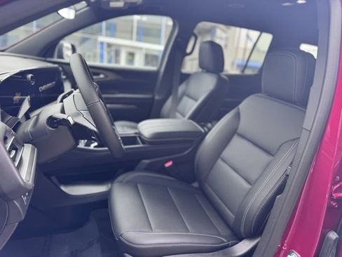 New 2025 Chevrolet Traverse LT image 8
