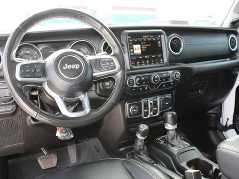 Used 2023 Jeep Wrangler Unlimited Sahara w/ Cold Weather Group AWD/4WD image 14