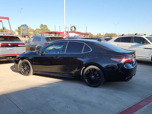 Used 2022 Toyota Camry XSE image 4