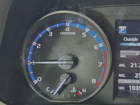 Used 2018 Toyota RAV4 XLE image 12