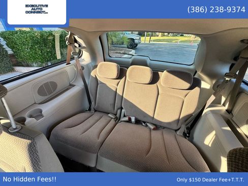 Used 2007 Chrysler Town & Country Touring image 12